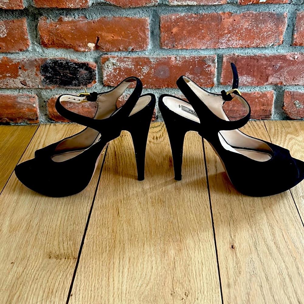Prada black suede peep toe pumps sz 38 (8)